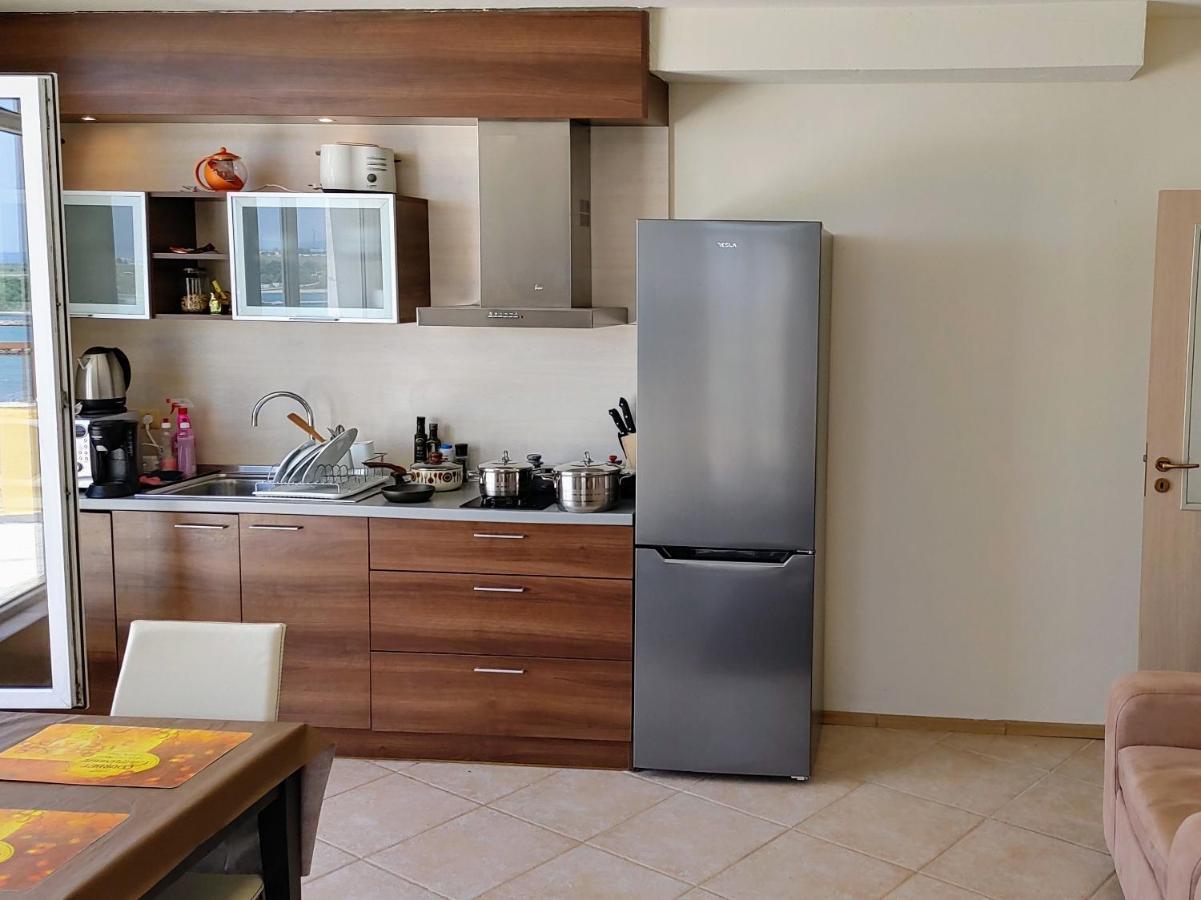 Akb Apartment Sea View Aheloy Ngoại thất bức ảnh