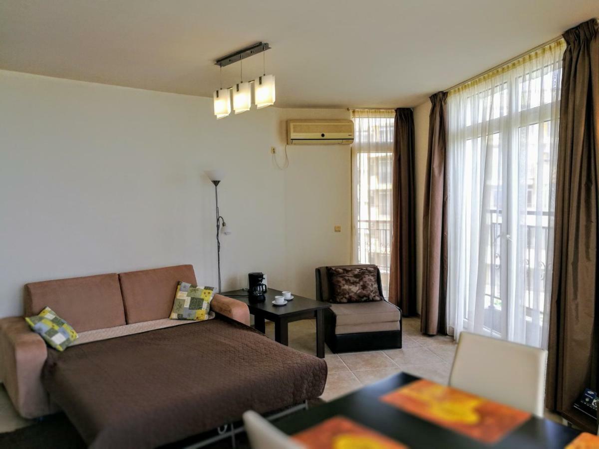 Akb Apartment Sea View Aheloy Ngoại thất bức ảnh