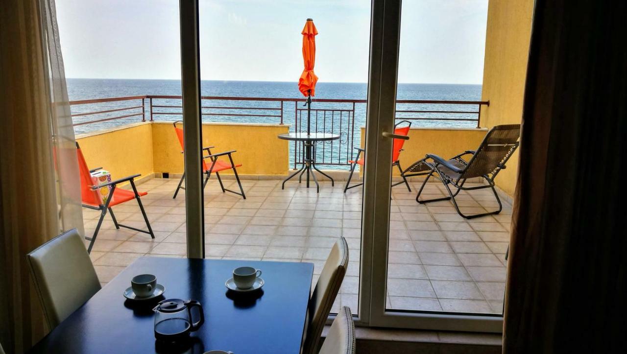 Akb Apartment Sea View Aheloy Ngoại thất bức ảnh